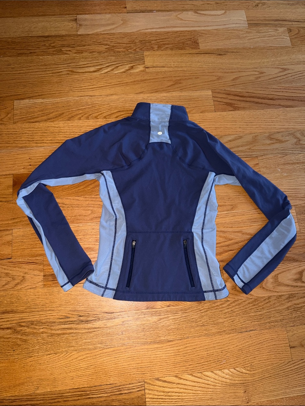Lululemon Jacket Catch Me Air Mesh Shape Up Indigo? & light blue mesh Rare size2